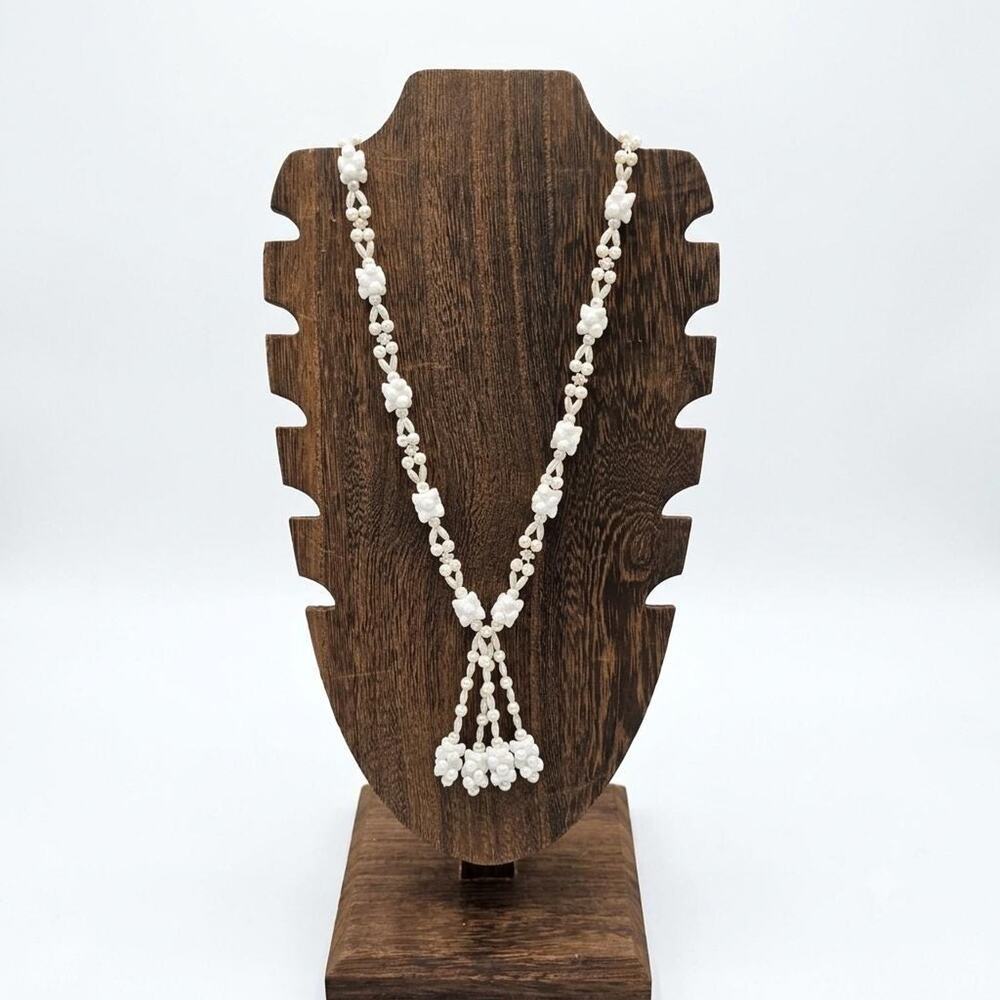 Vintage 1960s White Plastic Flower Lariat Necklace, Faux Pearl Tassel
